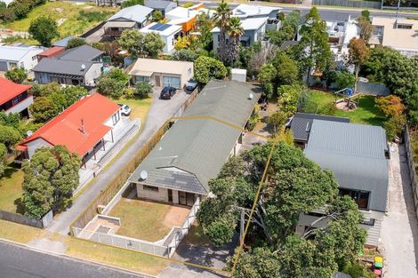 Photo of property in 124a Karewa Parade, Papamoa Beach, Papamoa, 3118