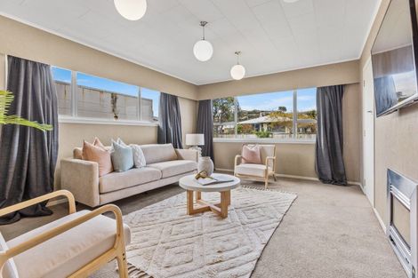 Photo of property in 27 Rospeath Crescent, Spotswood, New Plymouth, 4310