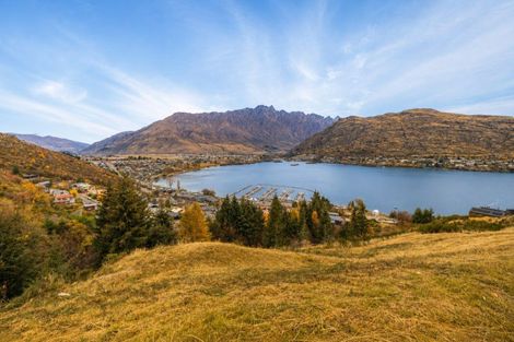 Photo of property in 44 Angelo Drive, Queenstown Hill, Queenstown, 9300
