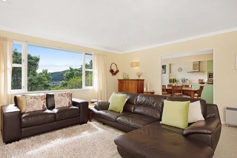 Photo of property in 4 Bishops Glen, Tawa, Wellington, 5028
