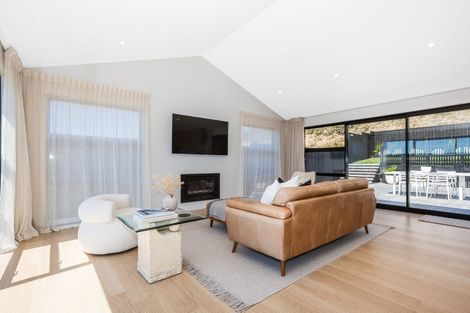 Photo of property in 75 Queen Charlotte Drive, Aotea, Porirua, 5024