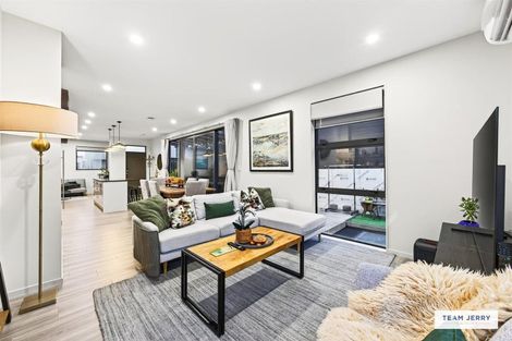 Photo of property in 15 Te Aparangi Road, Papakura, 2110