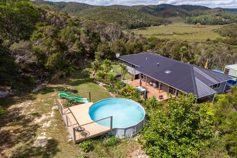 Photo of property in 8 Kaipatiki Rise, Haruru, 0204