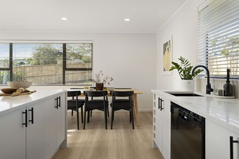 Photo of property in 6 Crosby Road, West Harbour, Auckland, 0618