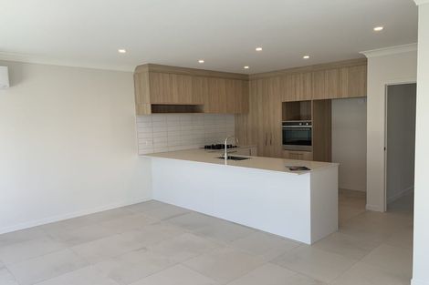 Photo of property in 20 Rauriki Lane, Rosehill, Papakura, 2113