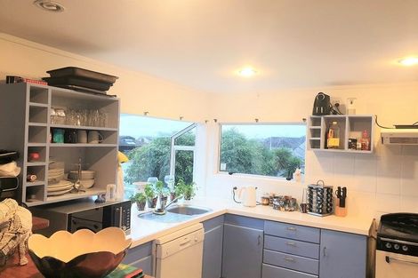 Photo of property in 6 Da Vinci Place, West Harbour, Auckland, 0618