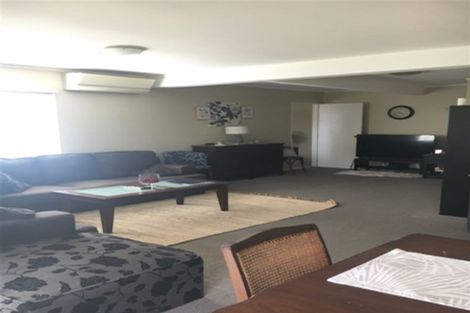 Photo of property in 9 Central Park Drive, Te Atatu South, Auckland, 0610