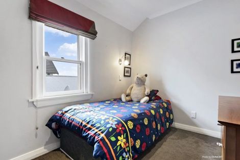 Photo of property in 10 Plunket Street, Kelburn, Wellington, 6012