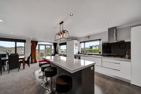 Photo of property in 42 Redwood Crescent, Hurdon, New Plymouth, 4310