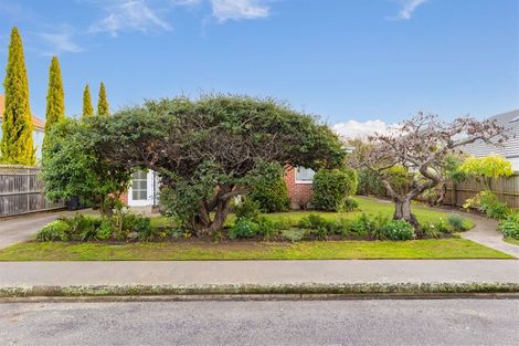 Photo of property in 22 Makora Street, Fendalton, Christchurch, 8041