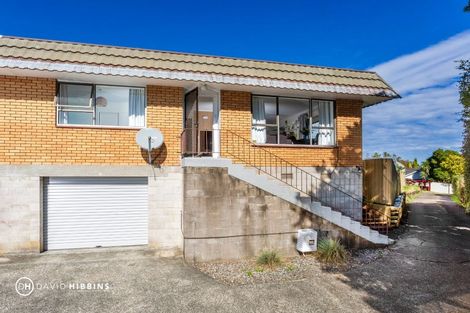 Photo of property in 1/9 Lancelot Place, Glenfield, Auckland, 0629