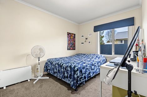 Photo of property in 43 Daniels Road, Redwood, Christchurch, 8051