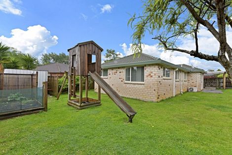 Photo of property in 18 Ranch Place, Pukekohe, 2120