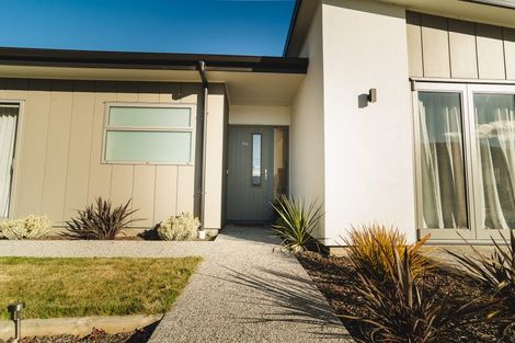 Photo of property in 75 Drysdale Road, Jacks Point, 9371