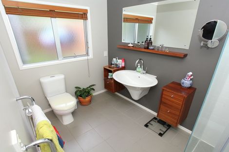 Photo of property in 44 Kaitoke Street, Raglan, 3225