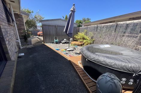 Photo of property in 2/1 Thomas Road, Flat Bush, Auckland, 2019