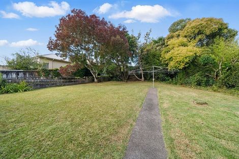 Photo of property in 18 Millbrook Road, Henderson, Auckland, 0612