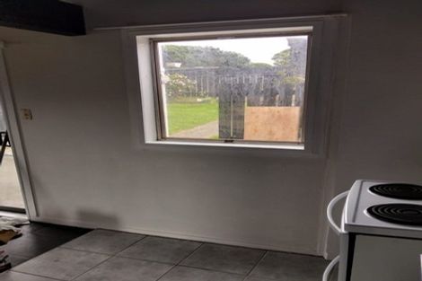 Photo of property in 112 Akaroa Drive, Maupuia, Wellington, 6022