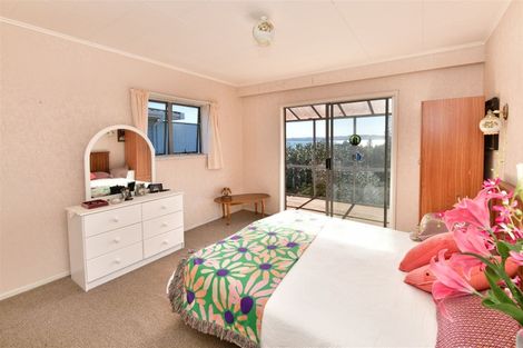 Photo of property in 8 Kathy Terrace, Stanmore Bay, Whangaparaoa, 0932
