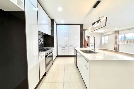 Photo of property in 21 Calcite Avenue, Flat Bush, Auckland, 2019