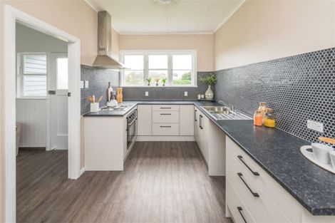 Photo of property in 24 Swiss Avenue, Gonville, Whanganui, 4501