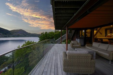 Photo of property in 5 Mincher Road, Kelvin Heights, Queenstown, 9300