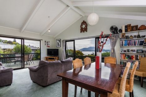 Photo of property in 1 Ewing Grove, Acacia Bay, Taupo, 3330