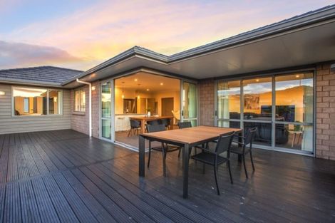 Photo of property in 32 Sumner Terrace, Aotea, Porirua, 5024