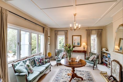 Photo of property in 98 Te Mata Road, Havelock North, 4130