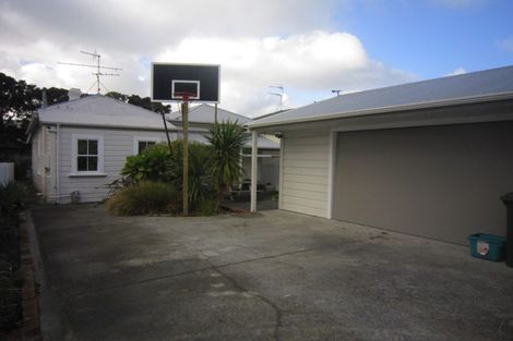 Photo of property in 52 Kilbirnie Crescent, Kilbirnie, Wellington, 6022