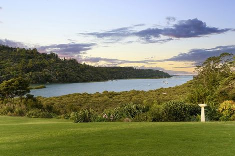 Photo of property in 109 Warman Road, Okura, Auckland, 0792