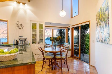 Photo of property in 28 The Crescent, Tindalls Beach, Whangaparaoa, 0930