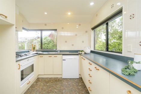 Photo of property in 127 Summerhill Drive, Fitzherbert, Palmerston North, 4410