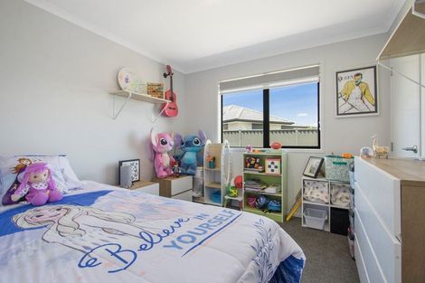 Photo of property in 5 Moss Lane, Omokoroa, 3114