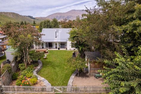 Photo of property in 4 Elva Dawson Place, Arrowtown, 9302