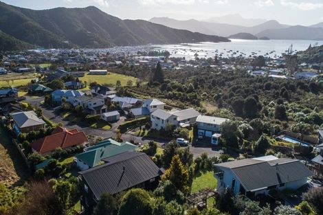 Photo of property in 9 Matai Place, Waikawa, Picton, 7220