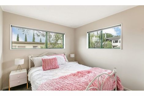 Photo of property in 1/5 Masterton Road, Rothesay Bay, Auckland, 0630