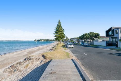 Photo of property in 18b The Esplanade, Eastern Beach, Auckland, 2012