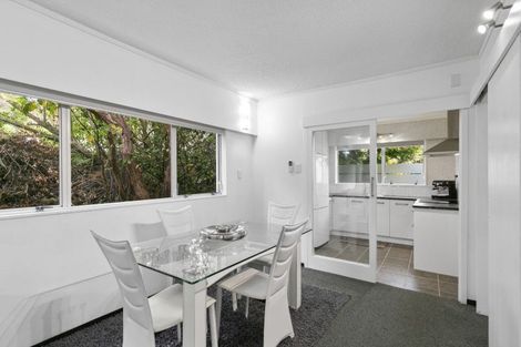 Photo of property in Standen Court, 1/90 Karori Road, Karori, Wellington, 6012