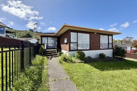 Photo of property in 2 Opurere Grove, Tirohanga, Lower Hutt, 5010