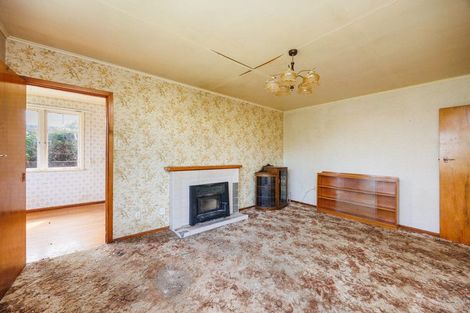 Photo of property in 15 Peters Avenue, Cloverlea, Palmerston North, 4412