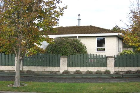 Photo of property in 19 Sawtell Place, Northcote, Christchurch, 8052