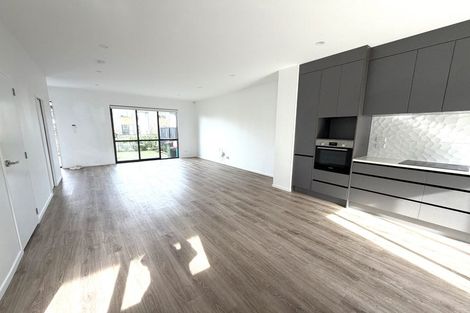 Photo of property in 75 Papatupu Way, Kumeu, 0810