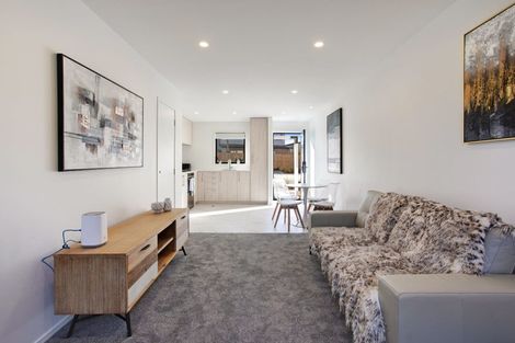 Photo of property in 4/23 Awaroa Road, Sunnyvale, Auckland, 0612