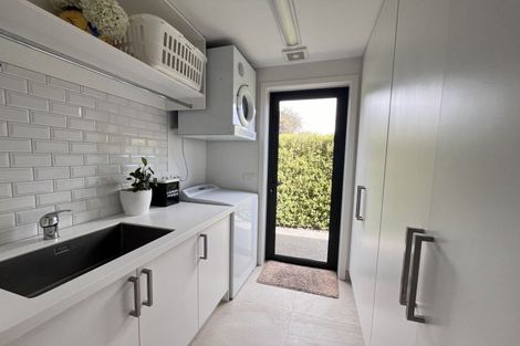 Photo of property in 32 Orford Drive, Jacks Point, Queenstown, 9371