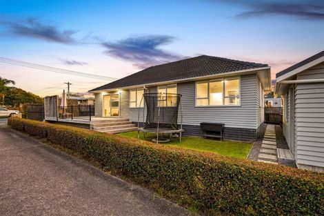Photo of property in 16 Tapu Road, Huapai, Kumeu, 0810