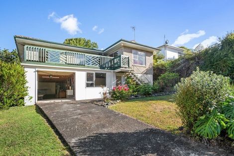 Photo of property in 15 Sispara Place, Beach Haven, Auckland, 0626