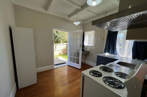Photo of property in 19 Tirimoana Road, Te Atatu South, Auckland, 0602