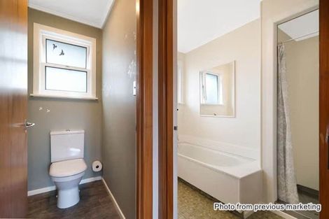 Photo of property in 34 Coniston Avenue, Te Atatu South, Auckland, 0610