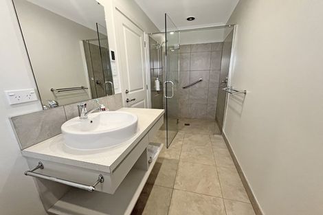 Photo of property in 5 Pukenamu Road, Rainbow Point, Taupo, 3330